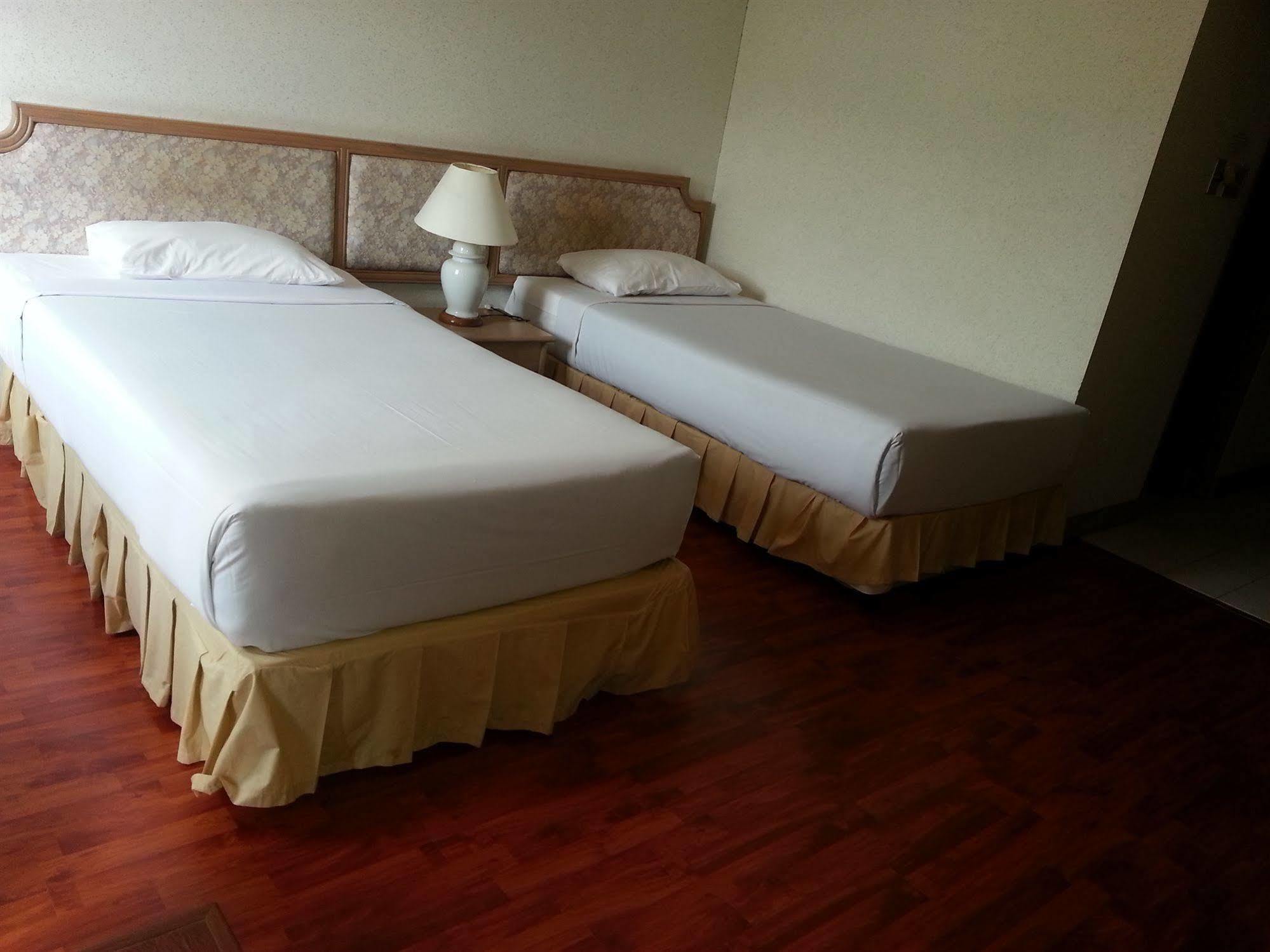 Takiab Beach Resort Хуа Хин Екстериор снимка